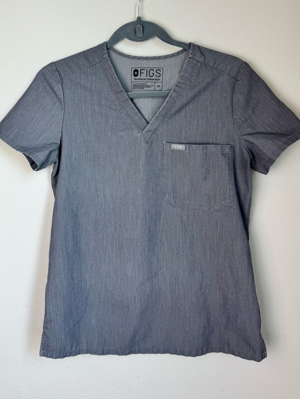 FIGS V-Neck Scrub Top